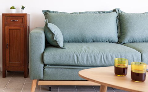 Casa Grande Mare - Levanto: Møbel, Couch, Ejendom, Dør, Bord, Rektangel, Indretning, Studio Couch, Træ, Pude