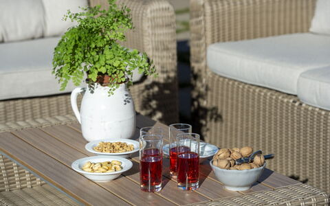 Bella Di Panzano: Bord, Mad, Plante, Møbel, Bordservice, Tallerkner, Drinkware, Textile, Dug, Indretning