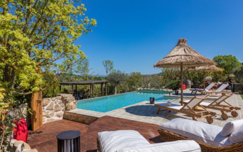 Casa Vacanze Paradiso: Vand, Himmel, Ejendom, Plante, Azure, Udendørs Møbler, Træ, Skygge, Fritid, Landskab