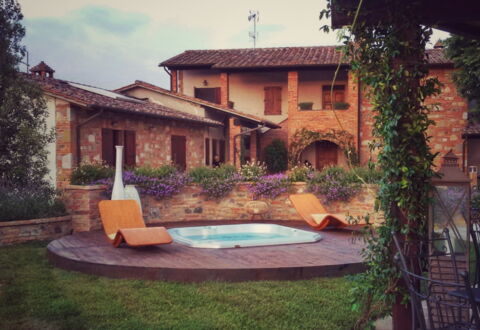 Casa Vacanze Paradiso: Plante, Vand, Himmel, Bygning, Vindue, Sky, Træ, Dør, Græs, Hus