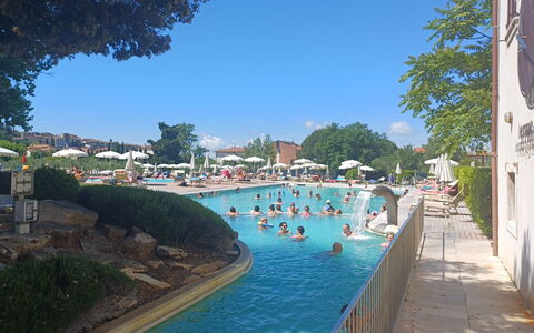 Casa Della Selce: Vand, Plante, Bygning, Himmel, Azure, Svømmepøl, Træ, Krop Af Vand, Fritid