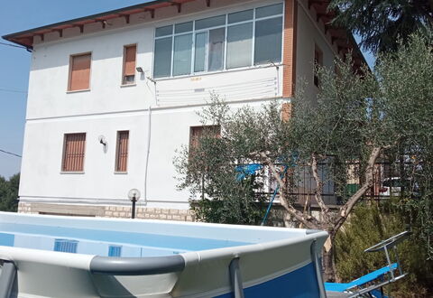 Casa Della Selce: Ejendom, Vindue, Bygning, Plante, Himmel, Hus, Træ, Arkitektur, Udendørs Møbler, Boligområde