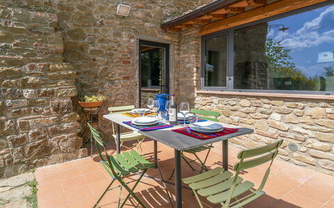 Casa Bosco D'arte Holiday Home , Greve In Chianti,: Møbel, Ejendom, Bord, Bygning, Vindue, Stol, Blomsterkrukke, Træ, Plante, Udendørs Møbler