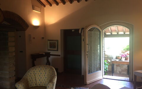 Villa Fulvia: Ejendom, Møbel, Bygning, Træ, Vindue, Indretning, Stol, Stue, Skygge, Plante