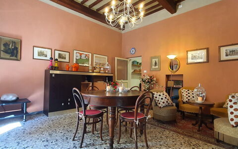 Residenza Otello: Billedramme, Møbel, Bord, Ejendom, Stol, Træ, Indretning, Gulvbelægning, Etage, Hus