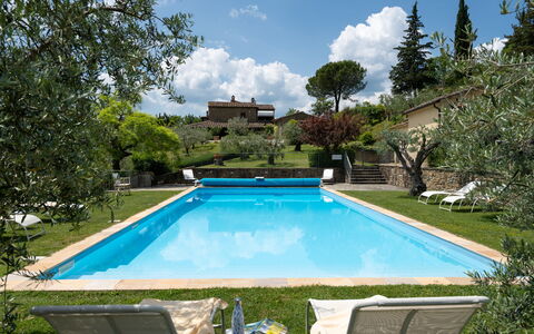 Villa Olivi - Subbiano, Toscana, Pool And Nature: Vand, Plante, Himmel, Sky, Ejendom, Svømmepøl, Natur, Azure, Træ, Krop Af Vand