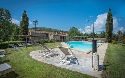 Mulino Al Suono - Badia Agnano, Toscana: Himmel, Vand, Sky, Svømmepøl, Azure, Træ, Bygning, Plante, Udendørs Møbler, Skygge