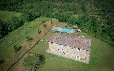 Leopolda In Selvarella Pool And Wi-fi: Bygning, Land Lot, Hældning, Naturlige Landskab, Hus, Landskab, Græs, Træ, Græs-, Urban Design