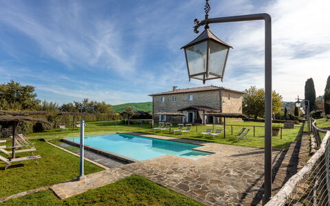 Villa Leopolda Selvarella: Estate, Gård, Stuehus, Backyard, Svømmepøl, Landscaping, Villa, Hacienda