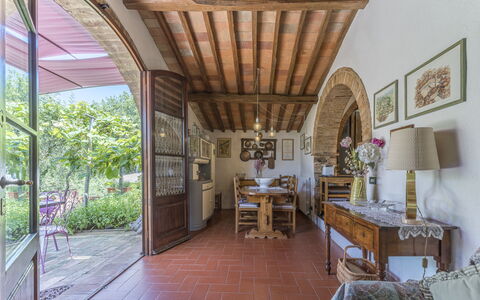 Casa Anita - Castellina In Chianti - Granaio, Tosc: Bord, Plante, Møbel, Stueplante, Stol, Bygning, Indretning, Veranda, Arkitektur, Træ