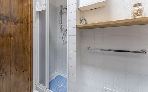 Casa Anita - Castellina In Chianti - Granaio, Tosc: Ejendom, Sanitærarmatur, Træ, Indretning, Etage, Badeværelse, Gulvbelægning, Vvs, Hus