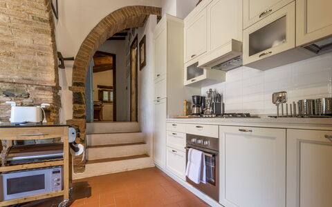 Casa Anita - Castellina In Chianti - Granaio, Tosc: Cabinetry, Møbel, Countertop, Træ, Bygning, Køkken, Komfur, Køkken Apparat, Komfur, Husholdningsapparat