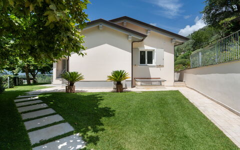 Luxury Green Marignana Villa, Versilia, Pool, Ac,: Plante, Bygning, Ejendom, Himmel, Træ, Land Lot, Sky, Hus, Vindue, Sommerhus