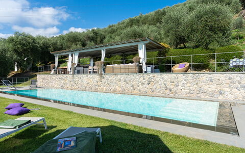 Luxury Green Marignana Villa, Versilia, Pool, Ac,: Himmel, Sky, Plante, Træ, Skygge, Svømmepøl, Græs, Fritid, Urban Design, Fritid