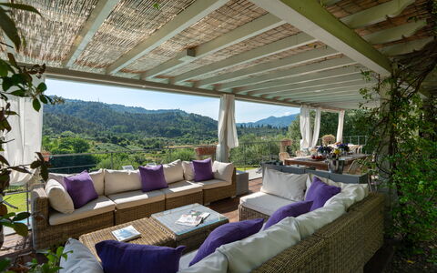 Luxury Green Marignana Villa, Versilia, Pool, Ac,: Ejendom, Møbel, Plante, Skygge, Indretning, Stol, Udendørs Møbler, Fritid, Ejendom, Træ