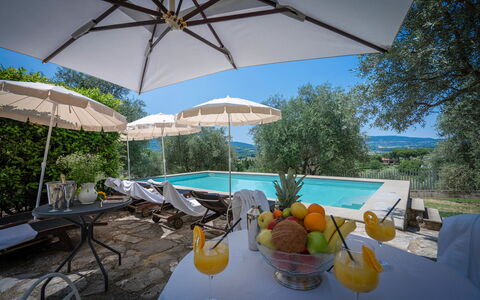 Villa Recanati, Val D'orcia, Private Pool, Jacuzzi: Vand, Ejendom, Plante, Møbel, Himmel, Bord, Azure, Skygge, Bordservice, Stol