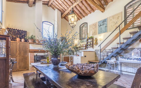 Fienile Di Fabio - Colline Fiorentine Vaiano, Tosc: Bord, Møbel, Ejendom, Bygning, Træ, Stol, Indretning, Plante, Arkitektur, Køkken