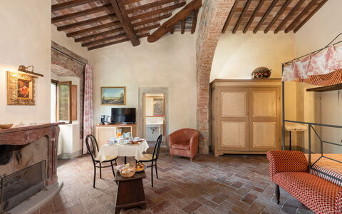 Locanda Di Alberi Without Kitchen: Billedramme, Møbel, Stol, Træ, Bygning, Indretning, Etage, Gulvbelægning, Stue, Hårdttræ