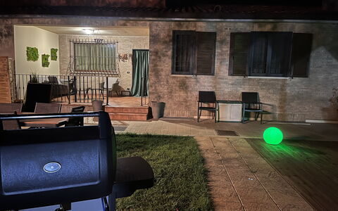 Villa Castelnuovo: Bygning, Plante, Vindue, Træ, Indretning, Gulvbelægning, Hus, Stue, Etage, Gas