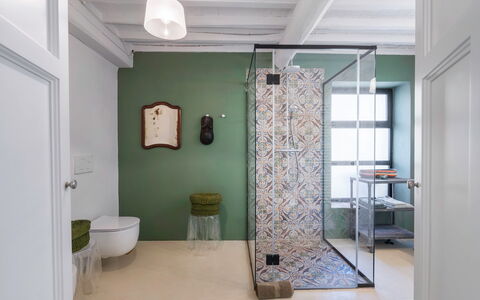 Alice - Podere Ribatti - Casole D'elsa, Toscana: Ejendom, Bygning, Sanitærarmatur, Indretning, Gulvbelægning, Træ, Etage, Badeværelse, Hus