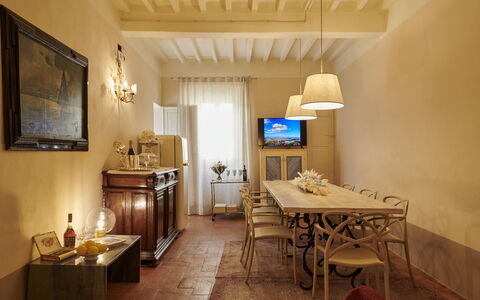 Casa Ada e Sabo: Bord, Billedramme, Møbel, Ejendom, Bygning, Træ, Belysning, Stol, Indretning, Gulvbelægning