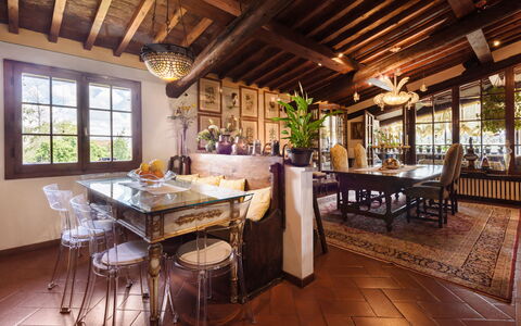 Residenza Del Desco: Møbel, Bord, Ejendom, Vindue, Stol, Træ, Indretning, Plante, Etage, Ejendom