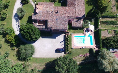 Villa Carsuga: Plante, Ejendom, Bygning, Træ, Græs, Urban Design, Fritid, Boligområde, Landskab, Hus