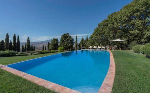 Orcia Panoramic View With Pool: Vand, Plante, Himmel, Svømmepøl, Træ, Bygning, Land Lot, Skygge, Græs, Naturlige Landskab