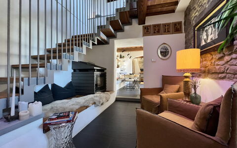 The Architects House: Møbel, Couch, Indretning, Træ, Billedramme, Bygning, Arkitektur, Komfort, Trappe, Stue