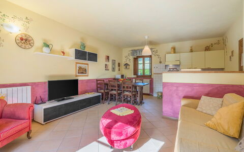 La Vecchia Fornace La Piastra Apartments - Abetone: Møbel, Billedramme, Couch, Purple, Indretning, Stue, Lyserød, Gulvbelægning, Etage, Dekoration