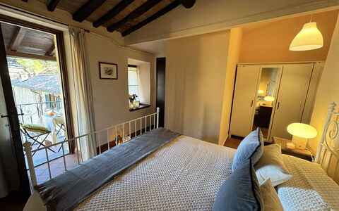 Casa Toto: Seng, Møbel, Soveværelse, Indretning, Etage, Sengetøj, Sengetøj, Træ, Gulvbelægning, Værelse