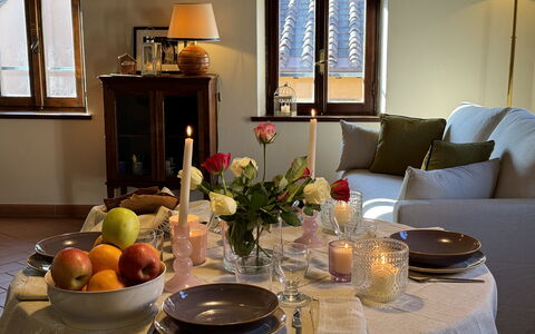 Casa Toto: Møbel, Bordservice, Bord, Glasservice, Indretning, Drinkware, Spisestue, Serveware, Dug, Textile