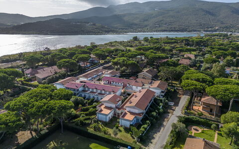 Giannella Beach Residence Apartment - Giannella, G: Vand, Himmel, Ejendom, Sky, Plante, Bygning, Bjerg, Natur, Træ, Highland