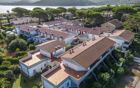 Giannella Beach Residence Apartment - Giannella, G: Bygning, Plante, Ejendom, Træ, Vindue, Vand, Arkitektur, Urban Design, Hus, Kvarter