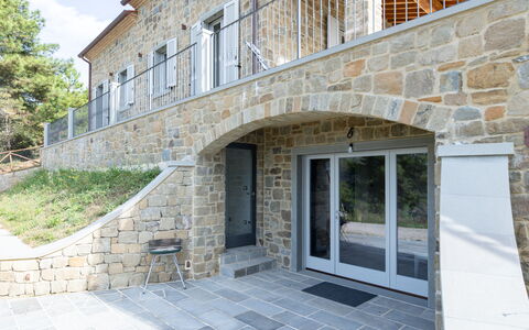 Villa Luana: Ejendom, Bygning, Vindue, Plante, Dør, Træ, Murværk, Mursten, Facade