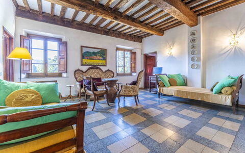 Casale Il Farro - Camaiore, Toscana: Møbel, Grøn, Couch, Indretning, Træ, Bygning, Belysning, Vindue, Stue, Etage