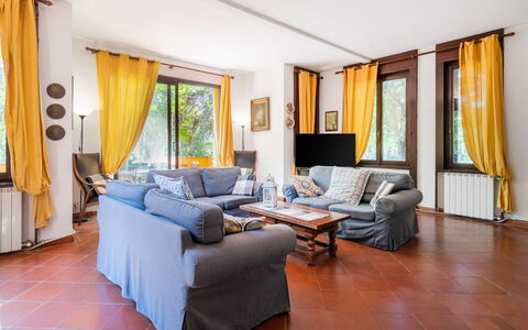 Tenuta De Paoli - Chianni, Pool, Wifi, Privacy, To: Møbel, Couch, Komfort, Gardin, Azure, Indretning, Bord, Arkitektur, Træ, Stue