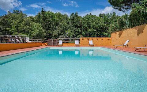 Tenuta De Paoli - Chianni, Pool, Wifi, Privacy, To: Vand, Sky, Himmel, Svømmepøl, Plante, Bygning, Azure, Træ, Skygge, Kompositmateriale