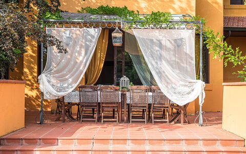 Tenuta De Paoli - Chianni, Pool, Wifi, Privacy, To: Ejendom, Møbel, Dekoration, Stol, Textile, Skygge, Indretning, Træ, Bord, Plante