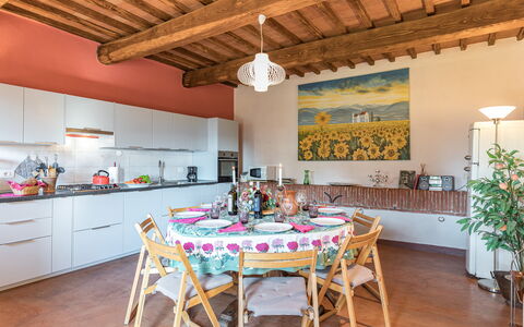 Villa Belvedere: Bord, Møbel, Ejendom, Plante, Cabinetry, Stol, Indretning, Træ, Stueplante, Bygning