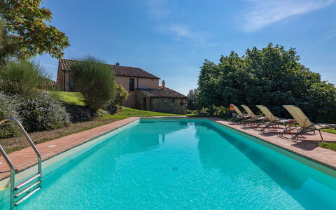 Villa Belvedere: Vand, Plante, Himmel, Sky, Svømmepøl, Azure, Træ, Bygning, Krop Af Vand, Græs