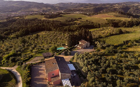 Cottage Botinaccio: Himmel, Plantesamfund, Plante, Økoregion, Bygning, Bjerg, Naturlige Landskab, Vegetationen, Land Lot, Landskab