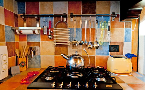 Cottage Botinaccio: Gaskomfur, Bygning, Køkken, Cabinetry, Træ, Bildesign, Komfur, Indretning, Køkken Apparat