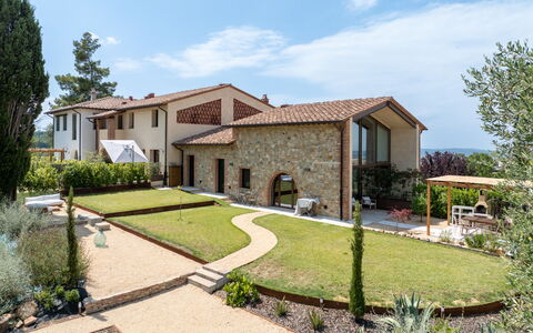 Pendolino Spereto Apartment With Pool, Montaione: Facade, Busk, Hus, Hjem, Have, Tag, Estate, Sommerhus, Stuehus, Villa