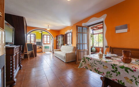 Casa Iris - Versilia, Holiday Home with Pool: Billedramme, Møbel, Ejendom, Bord, Træ, Arkitektur, Indretning, Couch, Dør, Cabinetry