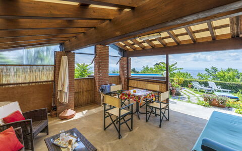 La Casa Di Elda, Holiday Home With Pool, Uzzano, T: Ejendom, Plante, Bord, Møbel, Bygning, Skygge, Vindue, Træ, Indretning, Arkitektur