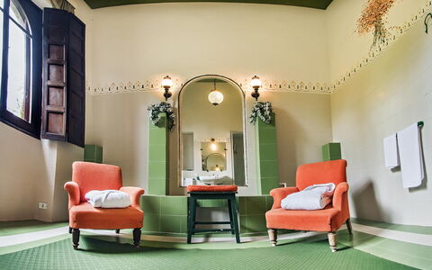 Palazzo Trasimeno: Ejendom, Møbel, Bygning, Plante, Komfort, Arkitektur, Vindue, Indretning, Stueplante, Etage