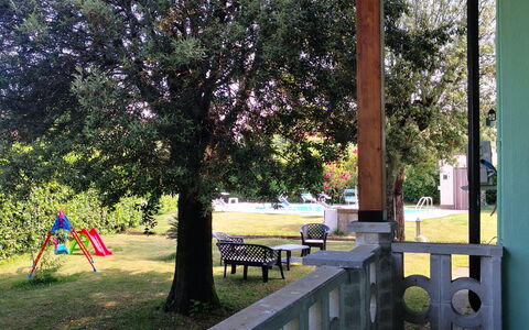 Franco House With Pool: Plante, Ejendom, Skygge, Træ, Træ, Bygning, Græs, Veranda, Offentlige Rum, Fritid