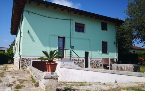 Franco House With Pool: Plante, Himmel, Bygning, Vindue, Azure, Dør, Hus, Skygge, Land Lot, Sommerhus