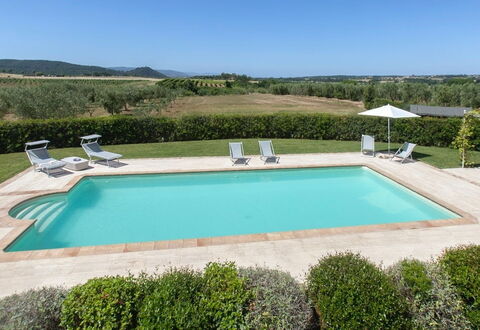 Villa Sant'andrea: Vand, Himmel, Ejendom, Svømmepøl, Plante, Bygning, Rektangel, Skygge, Land Lot, Fritid